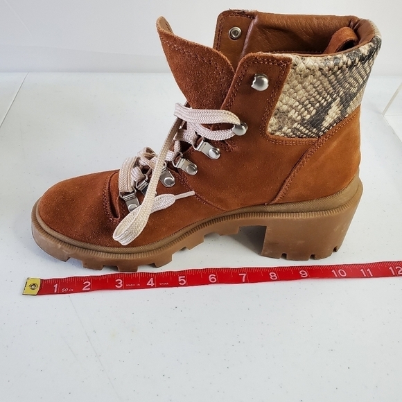 Dolce Vita Rubi Hiker Boot Size 8 Suede Snake Print Accent Chunky Y2K Lug Sole - Picture 13 of 15